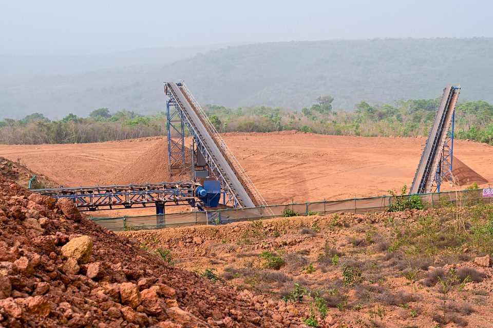 Convoyeur d'acheminement du minerai